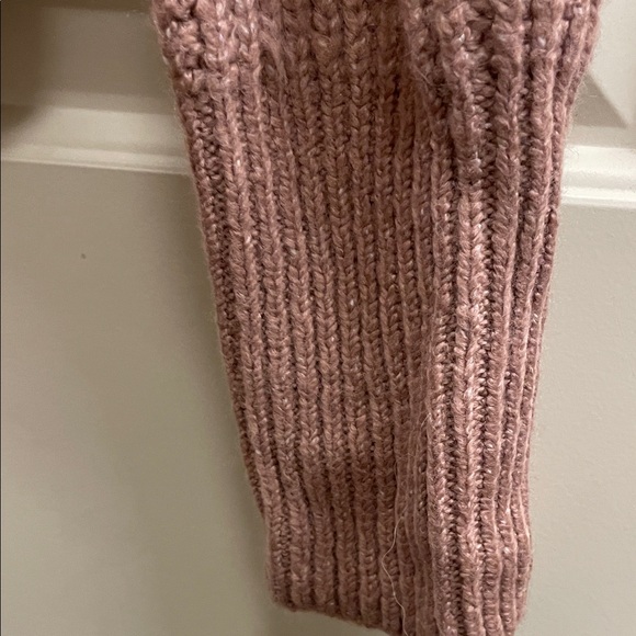 Urban Outfitters Mauve Ruffle Sweater - Picture 6 of 7